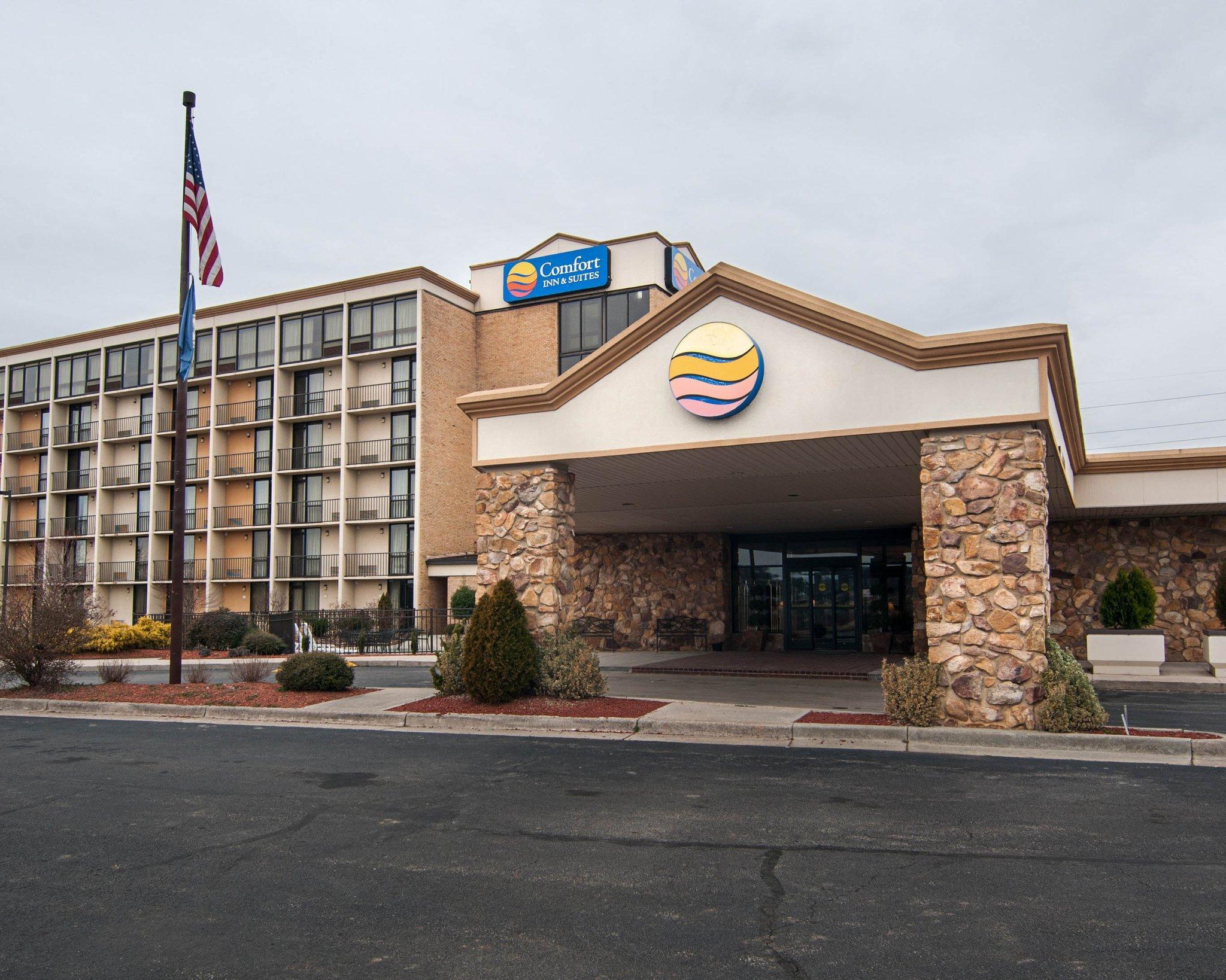 Comfort Inn & Suites Near Danville Mall Bagian luar foto